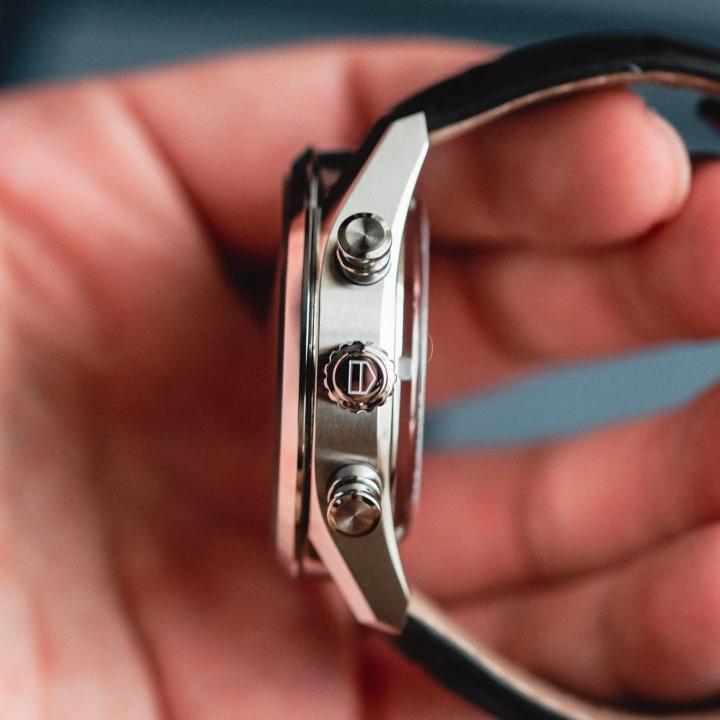 Tag heue_r Carrera chronograph