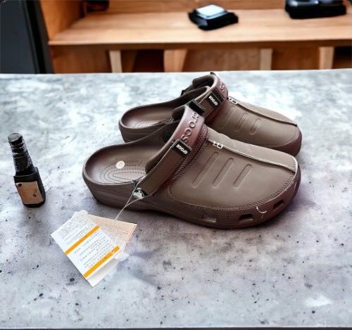 C_ROCS YUKOON BROWN CLOG